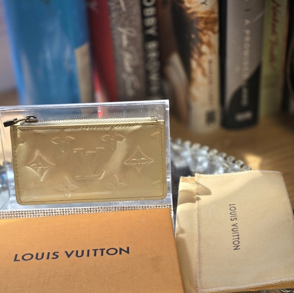 Louis Vuitton Accessories - Louis vuitton coin case